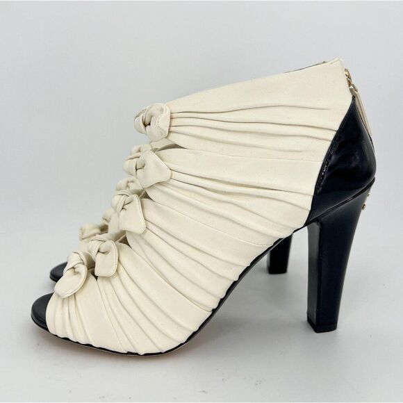 Authentic NWT CHANEL Ivory Bow Detail CC Logo Ruched Ankle Booties Size … - Picture 9 of 17